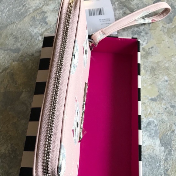 *SOLD* Betsey Johnson Terrier Zip Wallet/Wristlet - Picture 4 of 8